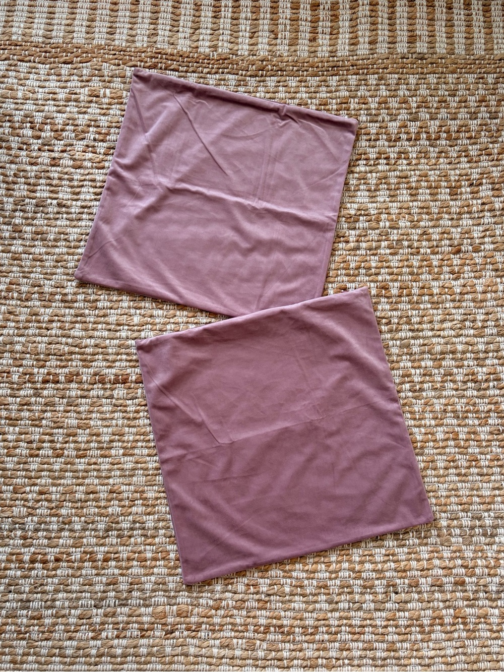 Mauve 18inch throw pillow covers.Velvet, faux suede. Pink / purple home decor